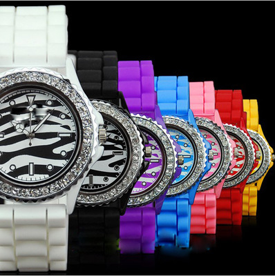 璀璨新潮，時尚個性 深圳市泰時瑞鐘表直銷炫彩鑲石合金硅膠女表